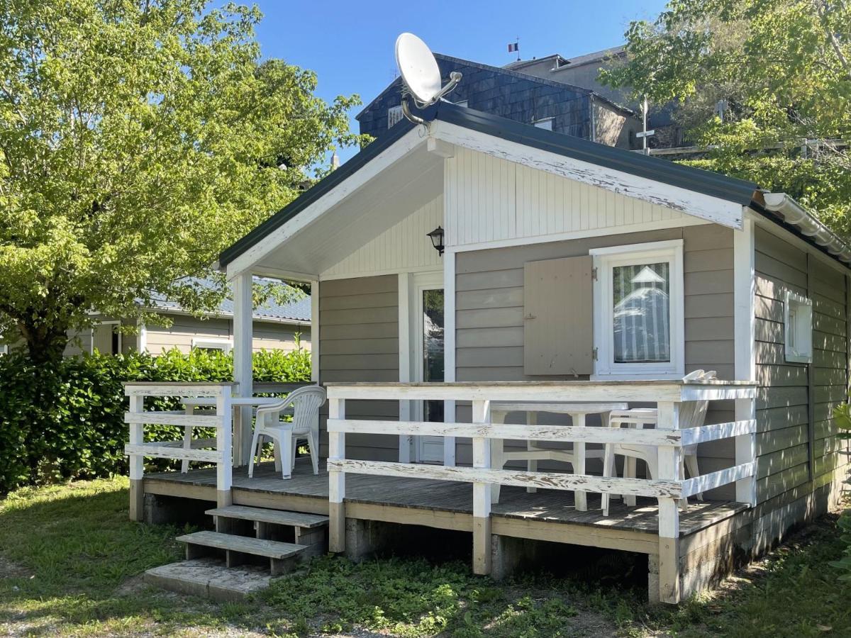 Camping Le Jardin - Chalets, Bungalows Et Emplacements Nus Pour Des Vacances Nature Le Long De La Riviere Le Gijou Lacaze Екстериор снимка