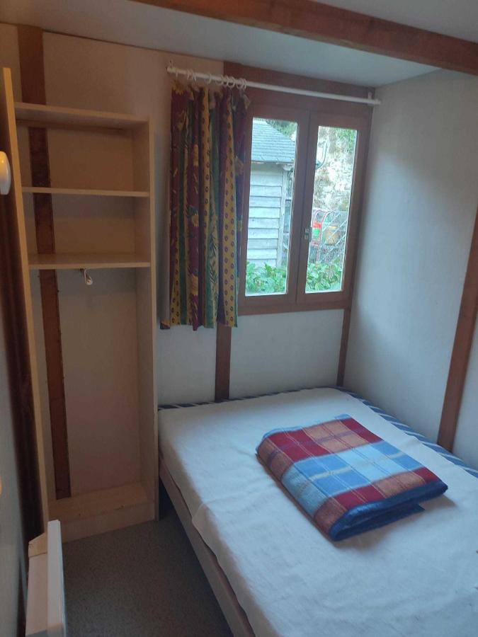 Camping Le Jardin - Chalets, Bungalows Et Emplacements Nus Pour Des Vacances Nature Le Long De La Riviere Le Gijou Lacaze Екстериор снимка