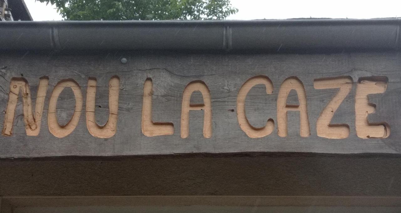 Camping Le Jardin - Chalets, Bungalows Et Emplacements Nus Pour Des Vacances Nature Le Long De La Riviere Le Gijou Lacaze Екстериор снимка